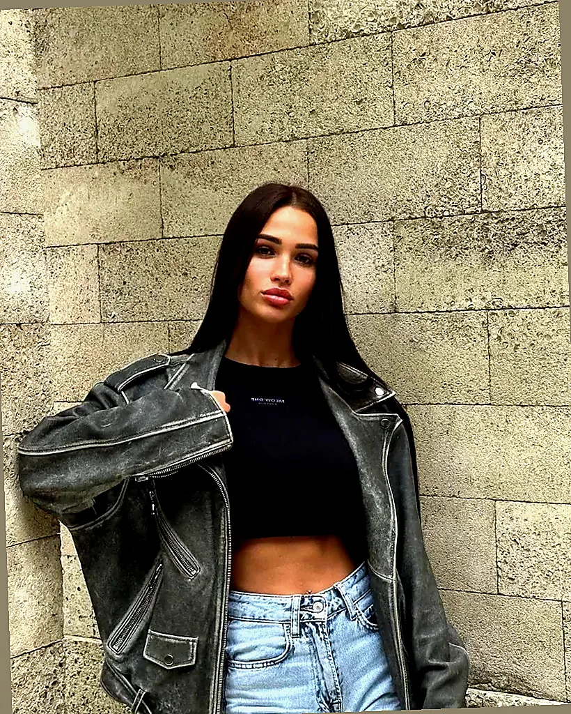 Julia - İzmir Escort (Eskort) | Julia | Bornova | Rezidans | Elite Girls Escort (Eskort)